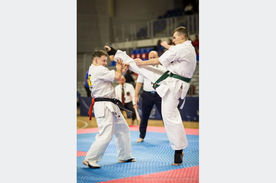 Puchar Polski i srebro dla zawodników Limanowskiego Klubu Kyokushin Karate - zdjęcie 8
