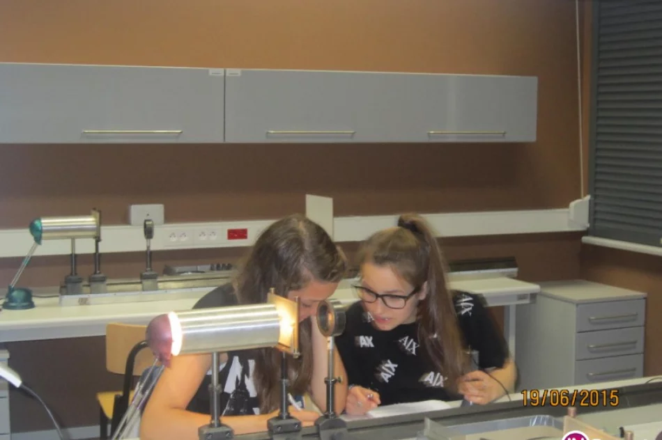 Uczniowie ZS Stara Wieś 2 zgłębiali tajniki fizyki - zdjęcie 4