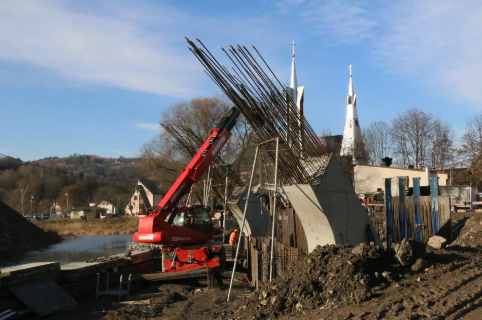 Trwają prace nad budową mostu na ul. Lipowej - zdjęcie 2