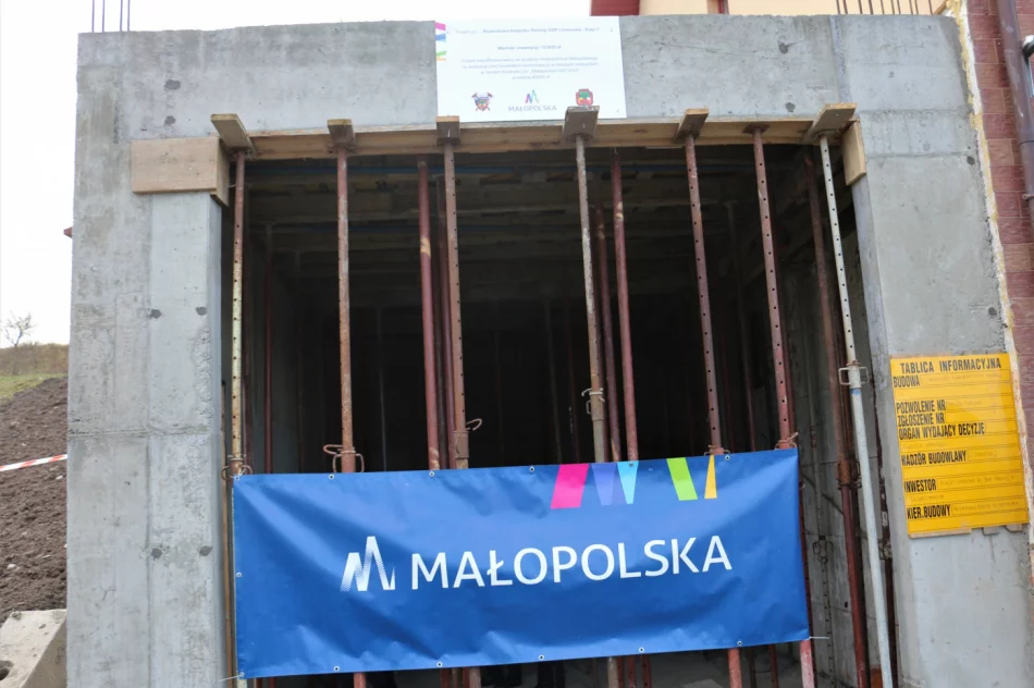 Rozbudowa remizy OSP Limanowa i zakup umundurowania dla OSP Łososina Górna w ramach konkursu „Małopolskie OSP 2022” - zdjęcie 5