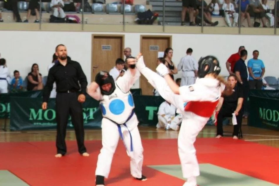 10 medali i drugie miejsce ARS Klub Kyokushinkai - zdjęcie 2