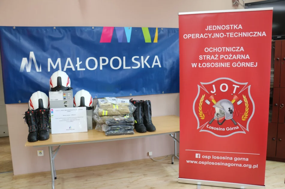 Prace przy remizie i umundurowanie dla druhów - zdjęcie 2