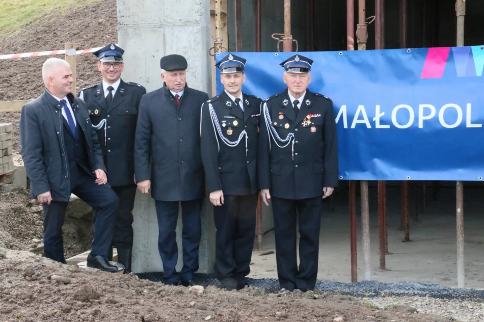 Prace przy remizie i umundurowanie dla druhów - zdjęcie 4