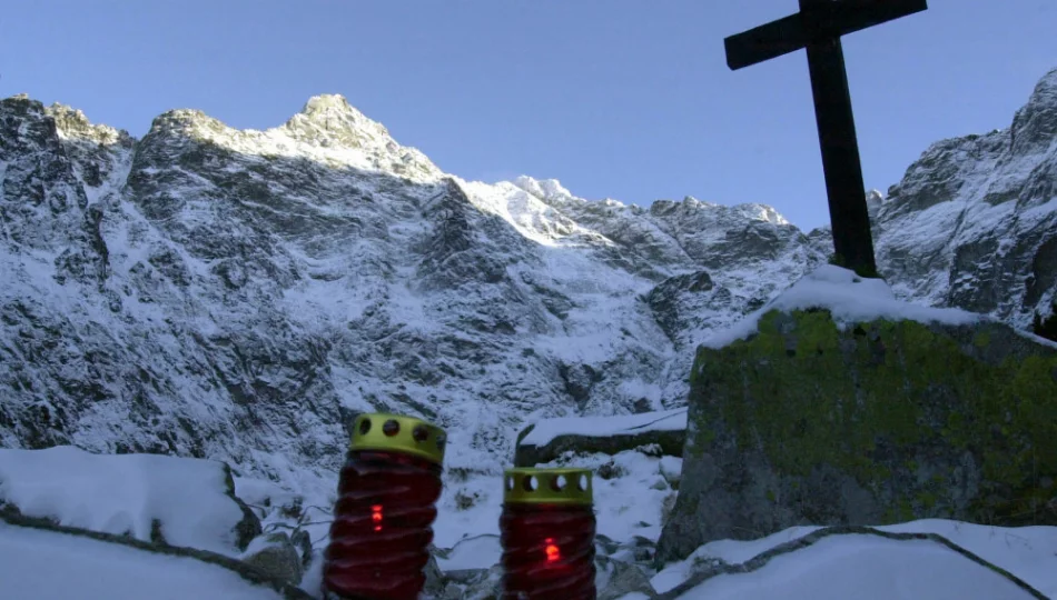 Tatry słowackie: nie żyje dwóch turystów porwanych przez lawinę śnieżną - zdjęcie 1