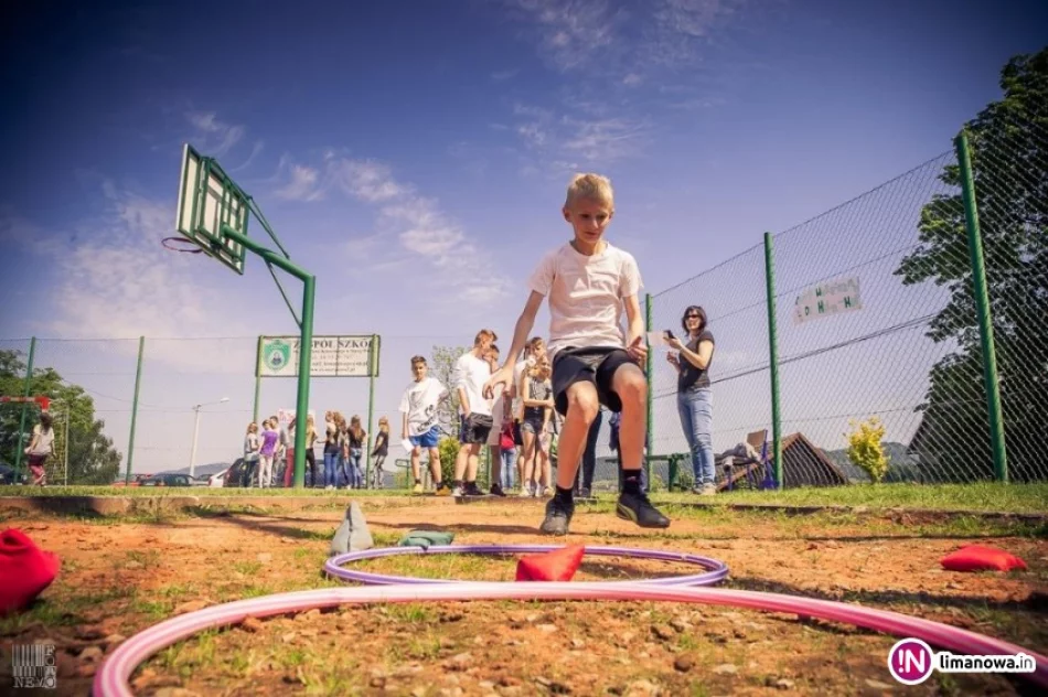 Aktywnie i wesoło – Dzień Dziecka i Sportu w Zespole Szkół w Starej Wsi II - zdjęcie 2