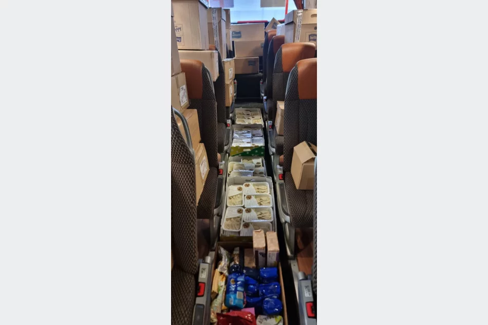 Świąteczny transport z pomocą humanitarną dotarł do Truskawca - zdjęcie 9