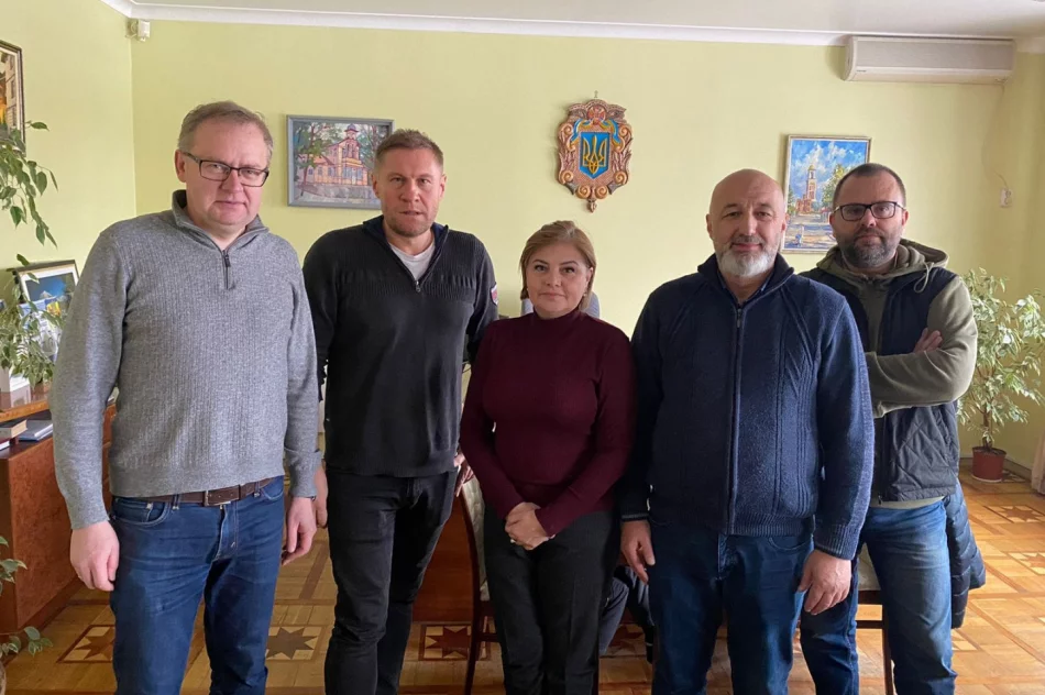 Świąteczny transport z pomocą humanitarną dotarł do Truskawca - zdjęcie 14