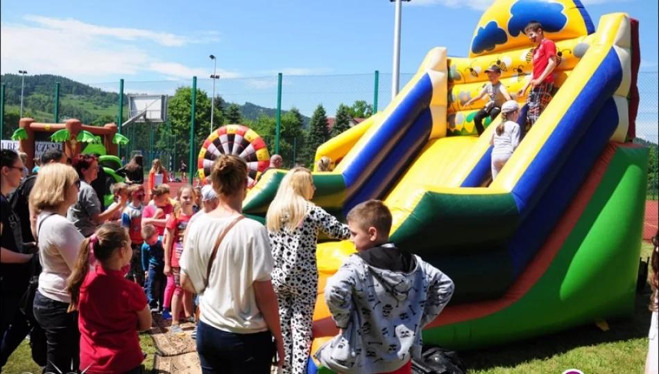 Wesoły i sportowy - DZIEŃ DZIECKA w Łososinie Górnej - zdjęcie 1