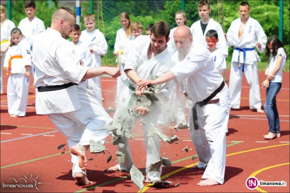 Wesoły i sportowy - DZIEŃ DZIECKA w Łososinie Górnej - zdjęcie 4