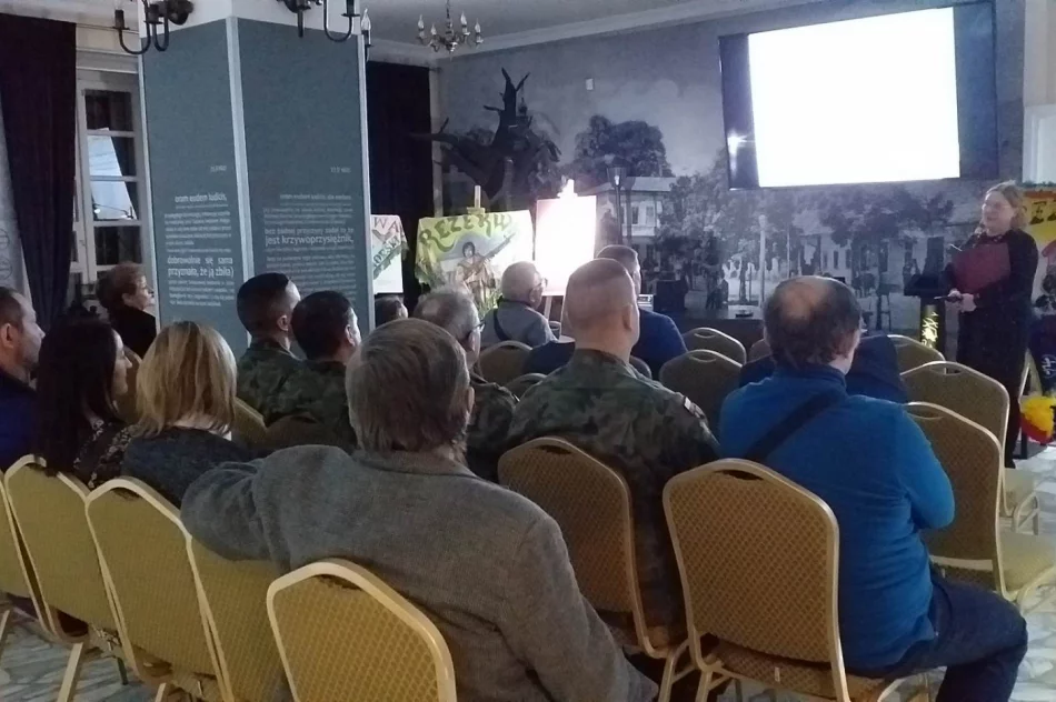 Wystawa pt., „Grupa rezerwy szła do cywila” w Muzeum Regionalnym Ziemi Limanowskiej - zdjęcie 3