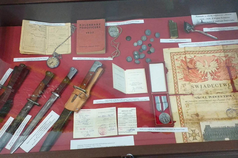 Wystawa pt., „Grupa rezerwy szła do cywila” w Muzeum Regionalnym Ziemi Limanowskiej - zdjęcie 4