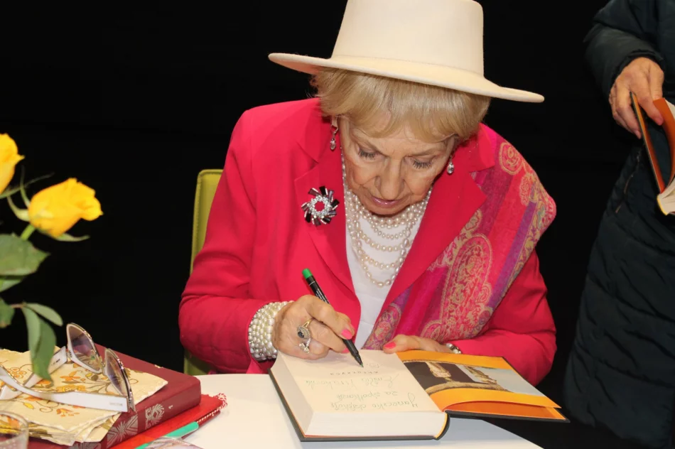 Mroźne grudniowe popołudnie w towarzystwie Emilii Krakowskiej w limanowskiej bibliotece - zdjęcie 4