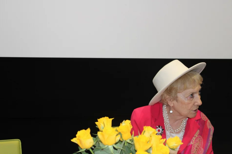 Mroźne grudniowe popołudnie w towarzystwie Emilii Krakowskiej w limanowskiej bibliotece - zdjęcie 6