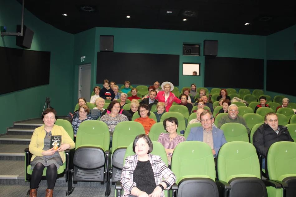 Mroźne grudniowe popołudnie w towarzystwie Emilii Krakowskiej w limanowskiej bibliotece - zdjęcie 9