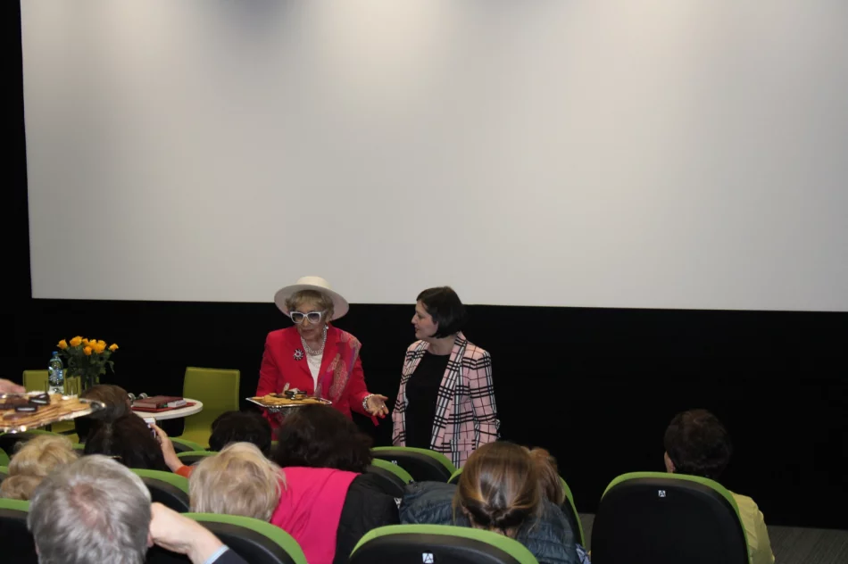 Mroźne grudniowe popołudnie w towarzystwie Emilii Krakowskiej w limanowskiej bibliotece - zdjęcie 10