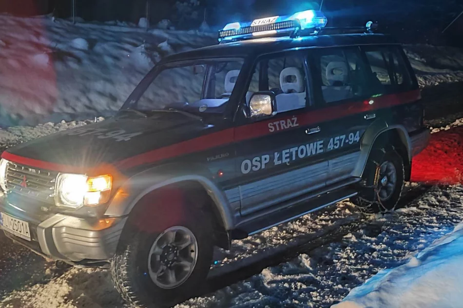 Nocny pożar drewnianych zabudowań  - zdjęcie 6