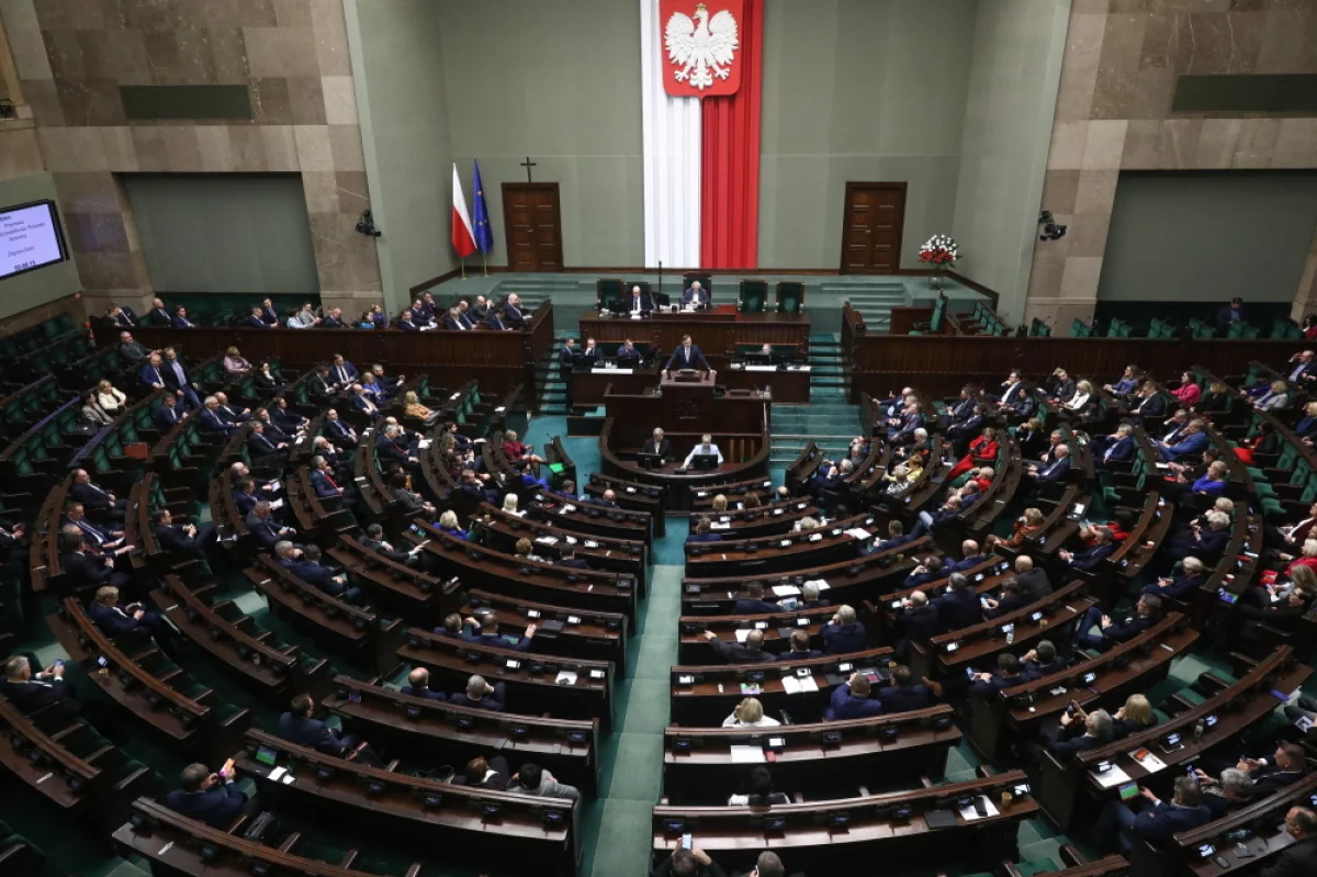 Sejm w czwartek przyjął ustawę budżetową na 2023 r. - deficyt 68 mld zł