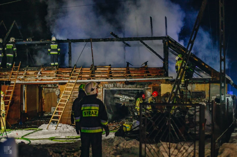 Z ogniem walczyło 43 strażaków - zdjęcie 2