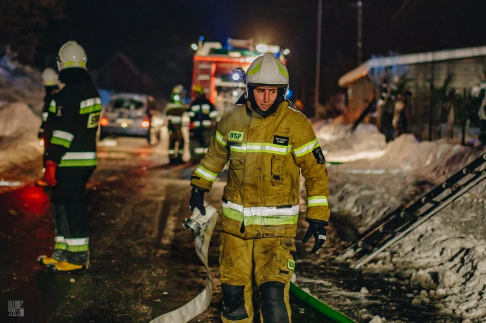 Z ogniem walczyło 43 strażaków - zdjęcie 9