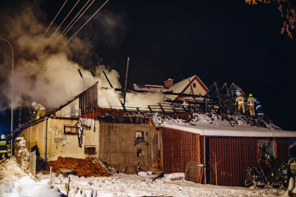 Z ogniem walczyło 43 strażaków - zdjęcie 18