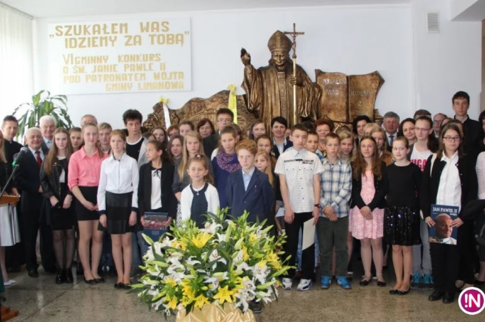 VI Gminny Konkurs o Świętym Janie Pawle II  w ZS nr 1 w Męcinie - zdjęcie 2