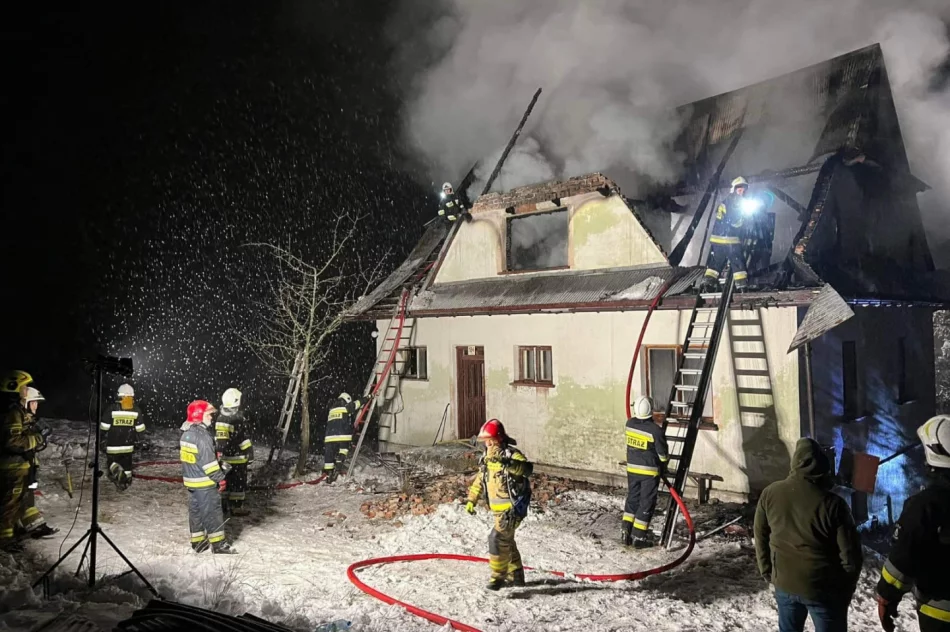 Pożar budynku mieszkalnego - zdjęcie 4