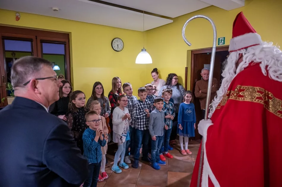 Przywieźli prezenty do domu dziecka na Limanowszczyźnie - zdjęcie 4