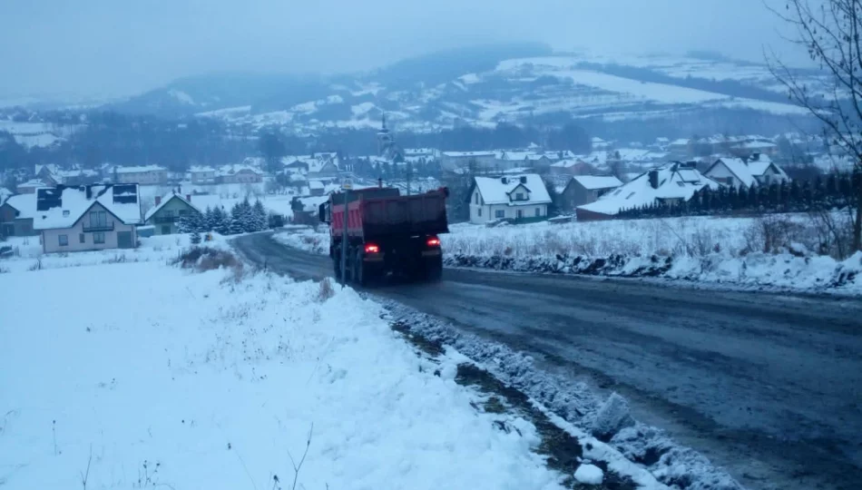 Asfalt położony na śnieg i lód. Mieszkańcy mają obawy - zdjęcie 1