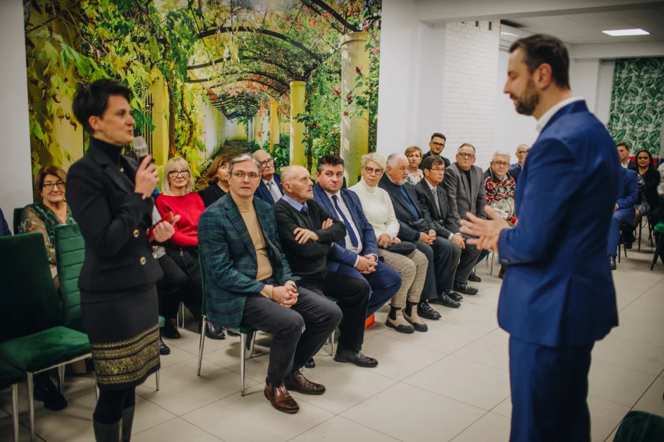 Kosiniak-Kamysz w Limanowej o programie "Uczciwa Polska" - zdjęcie 17