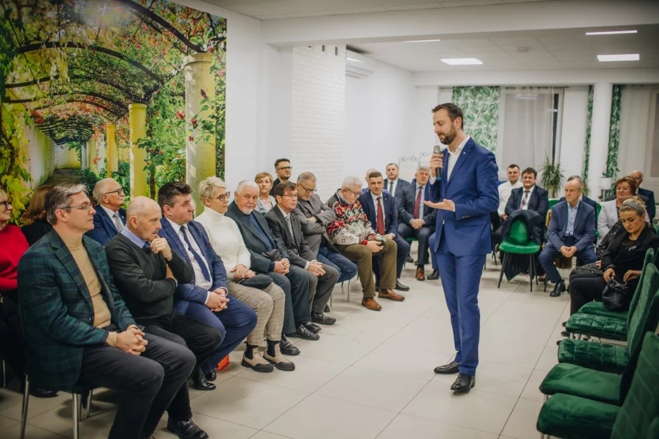 Kosiniak-Kamysz w Limanowej o programie "Uczciwa Polska" - zdjęcie 19