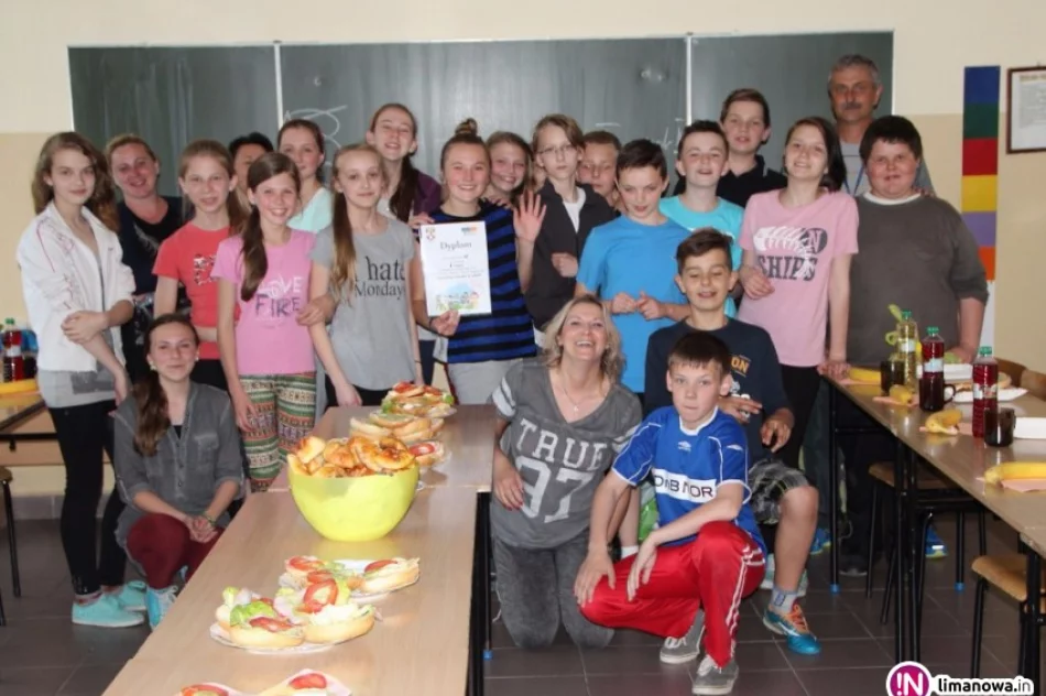 'Tajemniczy wieczór' w Zespole Szkół w Pisarzowej - zdjęcie 3