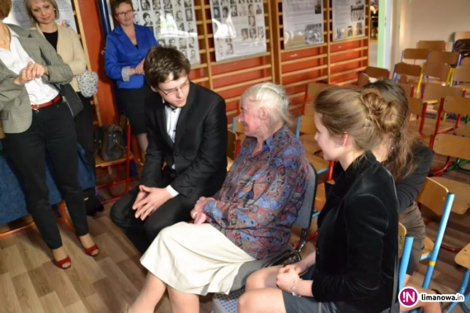 I Wojewódzki Konkurs Recytatorski „W kręgu poezji lagrowej obozu Ravensbrück' - zdjęcie 2