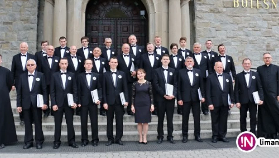 PATRIOTYCZNE ŚPIEWANIE w wykonaniu Chóru Męskiego Bazyliki Matki Boskiej Bolesnej w Limanowej - zdjęcie 1