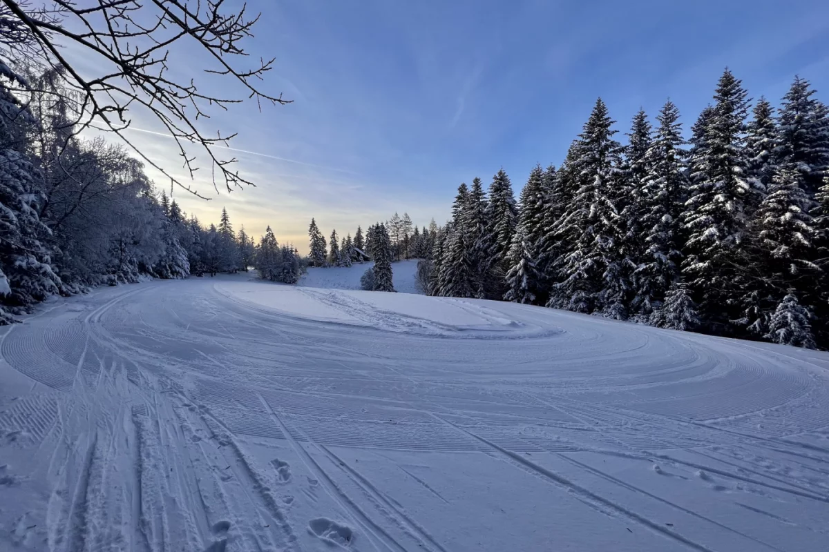 Otwarta kolejna stacja narciarska w regionie. Harmonogram jazdy w Święta