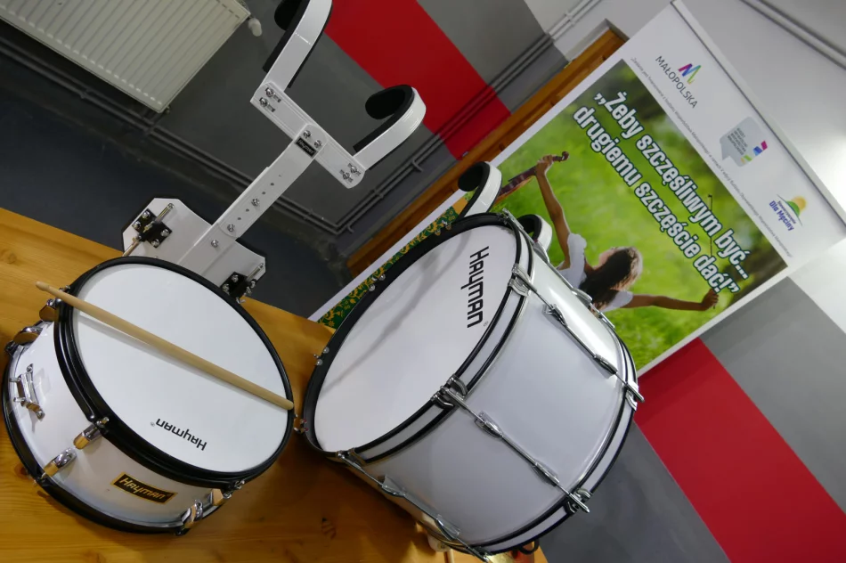 Instrumenty muzyczne dla Orkiestry Dętej w Nowym Rybiu! - zdjęcie 3