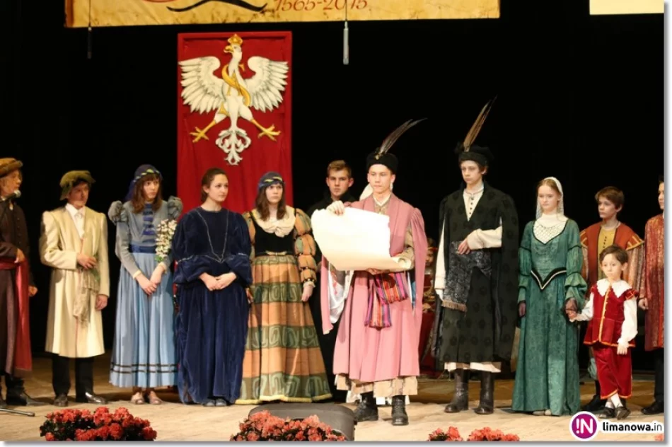 Inscenizacja historyczna w wykonaniu uczniów ZSS Nr 1 - zdjęcie 2