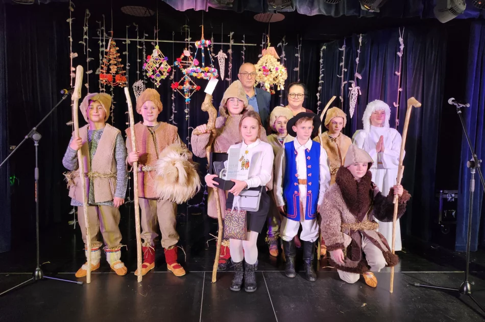Sukcesy uczniów z Męciny podczas przeglądu „ Z Gwizadą i z Turoniem” - zdjęcie 2