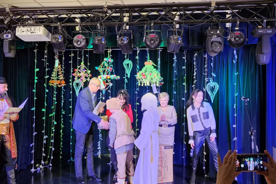 Sukcesy uczniów z Męciny podczas przeglądu „ Z Gwizadą i z Turoniem” - zdjęcie 13