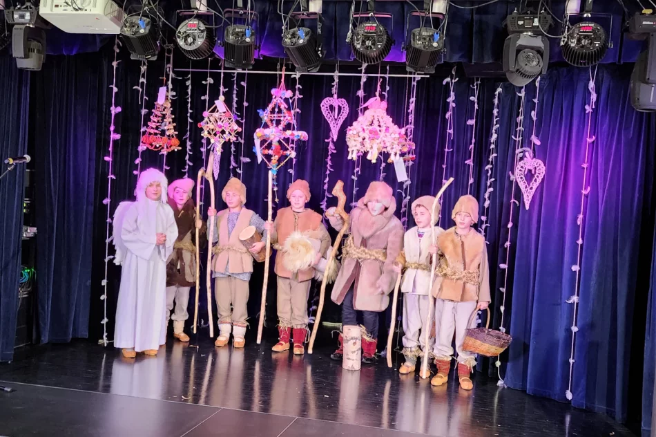 Sukcesy uczniów z Męciny podczas przeglądu „ Z Gwizadą i z Turoniem” - zdjęcie 16