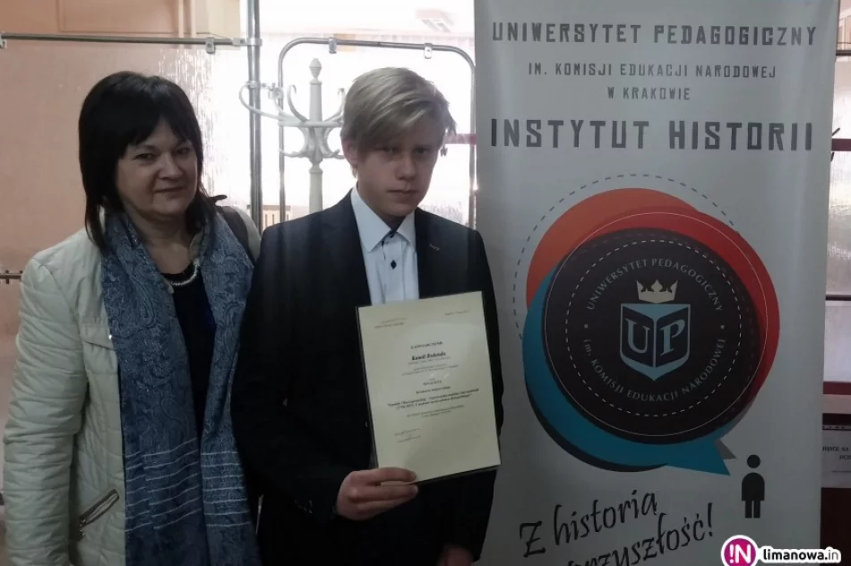 Kamil Bulanda z ZS w Mordarce   „Tytanem historii” - zdjęcie 2