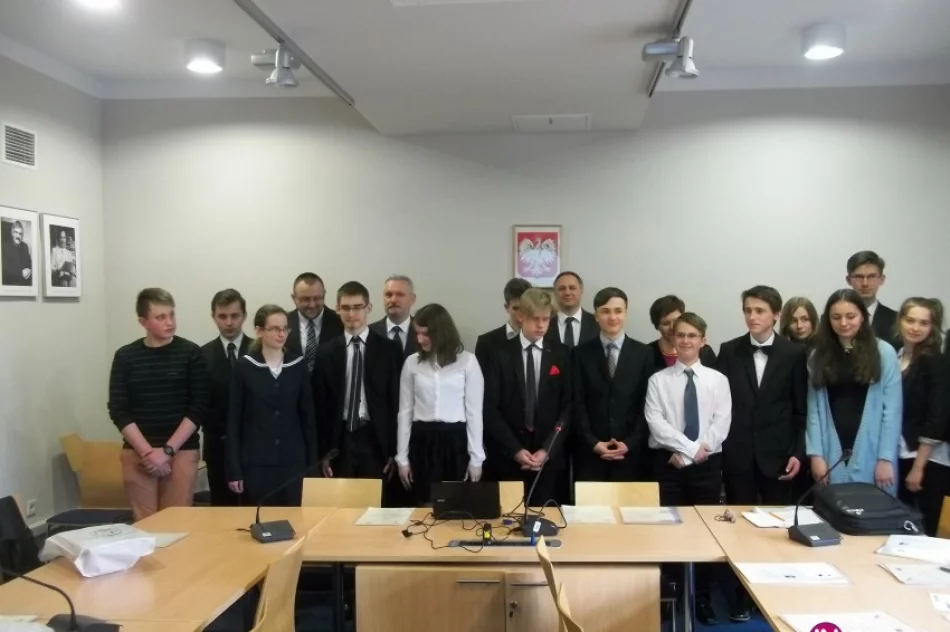 Kamil Bulanda z ZS w Mordarce   „Tytanem historii” - zdjęcie 4