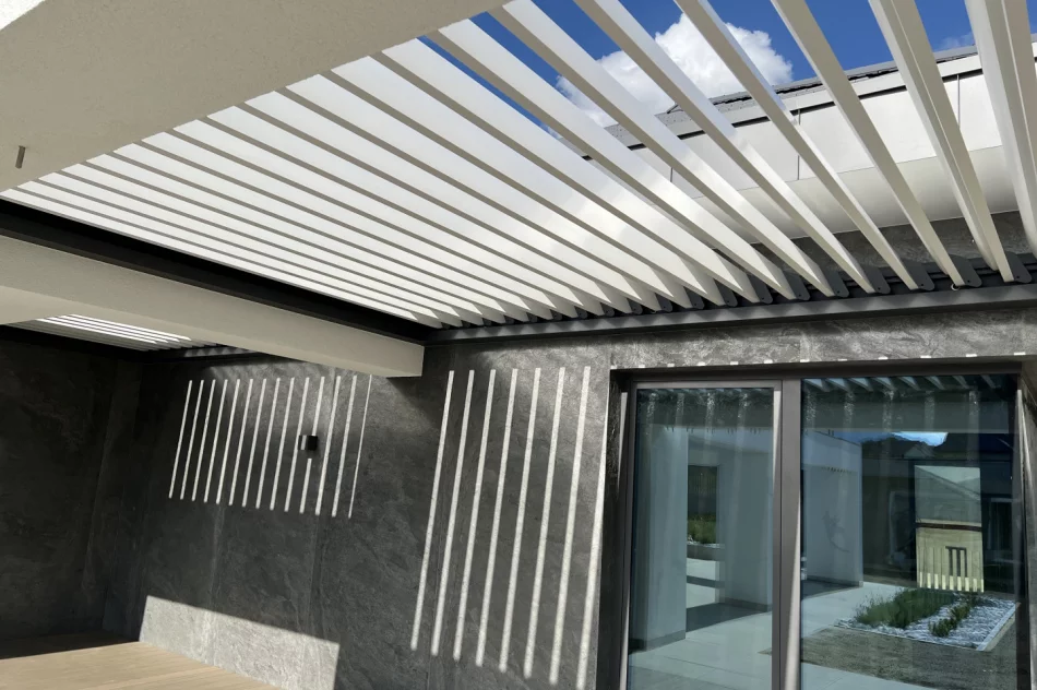 Nowoczesne pergole aluminiowe , zadaszenia tarasowe   /    Alluminio.pl    - zdjęcie 9