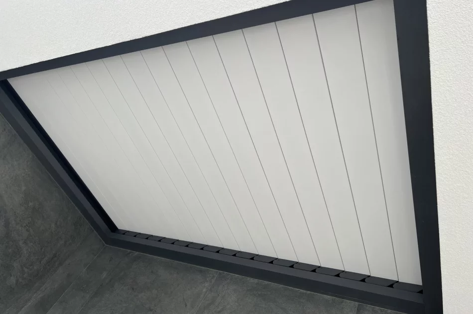 Nowoczesne pergole aluminiowe , zadaszenia tarasowe   /    Alluminio.pl    - zdjęcie 10