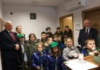 Betlejemskie Światło Pokoju wraz kolędą dotarło do Urzędu Miasta - zdjęcie główne