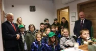 Betlejemskie Światło Pokoju wraz kolędą dotarło do Urzędu Miasta - zdjęcie 2