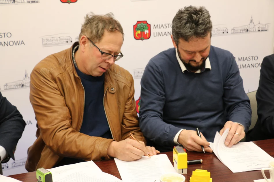 Umowy na budowę nowego mostu oraz remont 50 odcinków dróg podpisane - zdjęcie 10