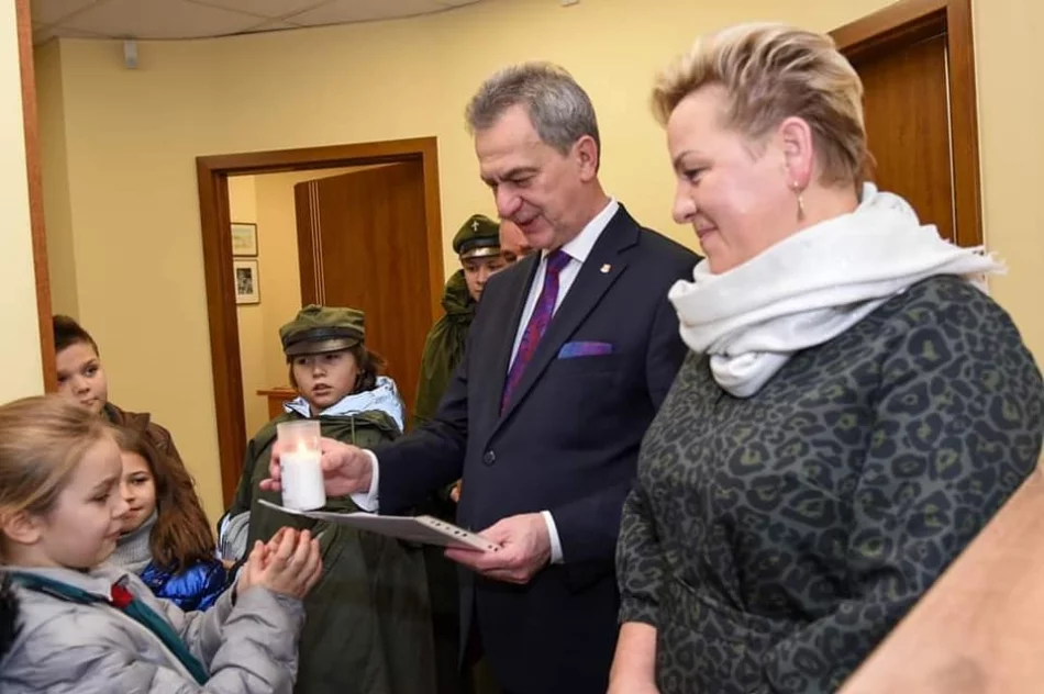 Harcerze wędrowali z Betlejemskim Światłem Pokoju - zdjęcie 2