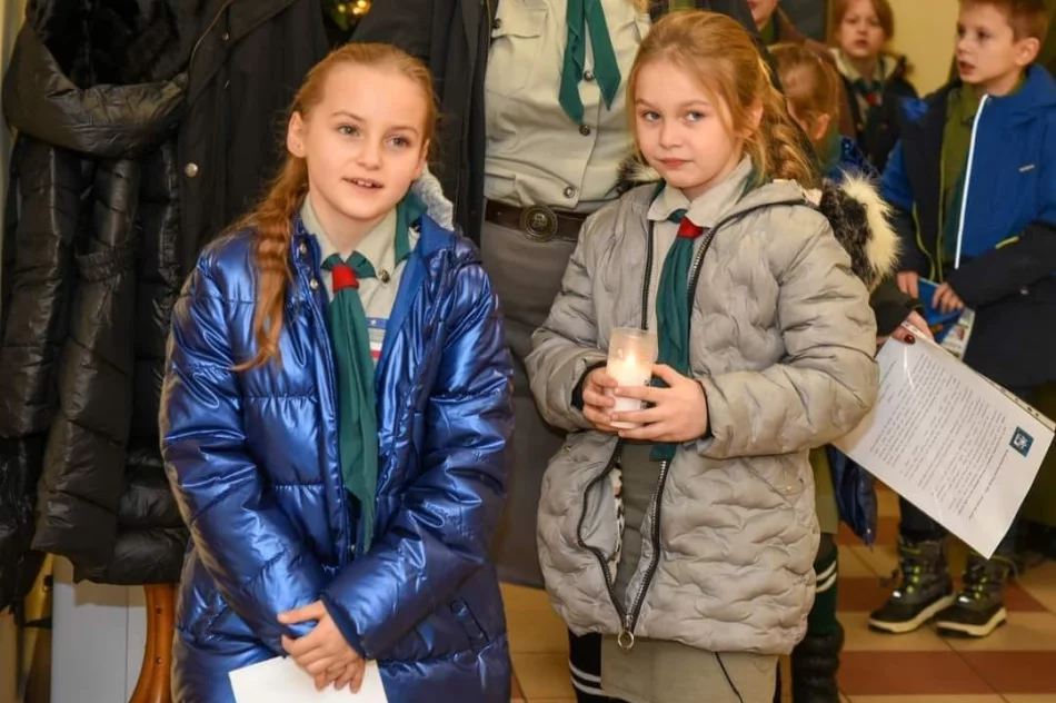 Harcerze wędrowali z Betlejemskim Światłem Pokoju - zdjęcie 3