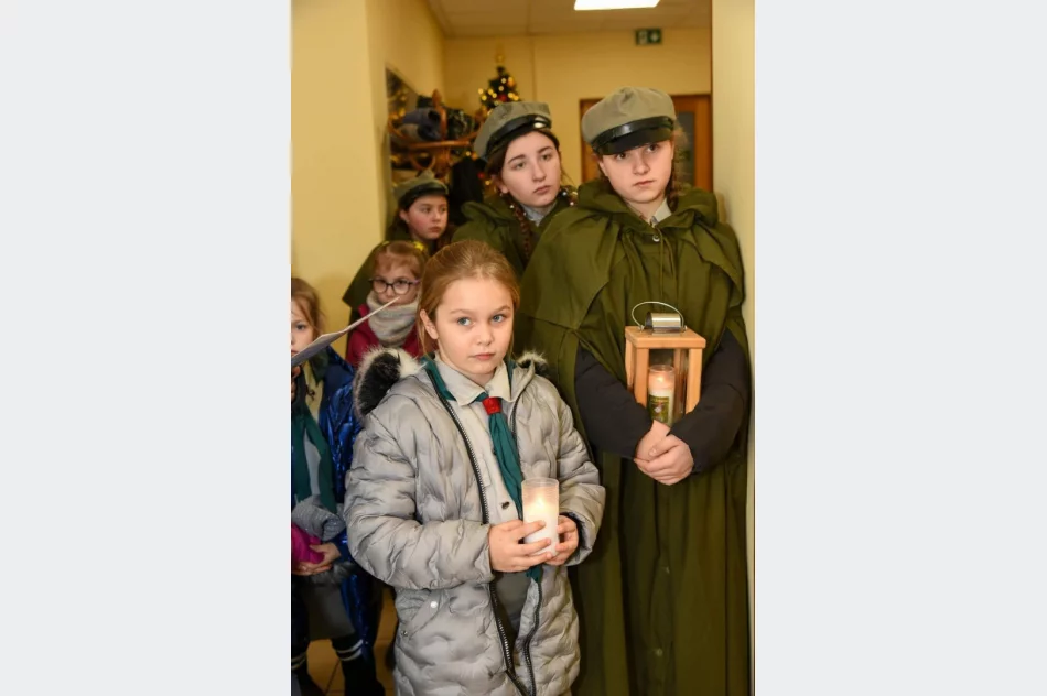 Harcerze wędrowali z Betlejemskim Światłem Pokoju - zdjęcie 4