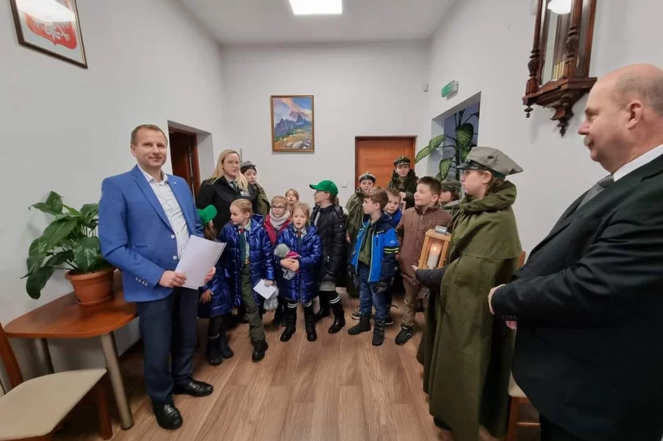 Harcerze wędrowali z Betlejemskim Światłem Pokoju - zdjęcie 9